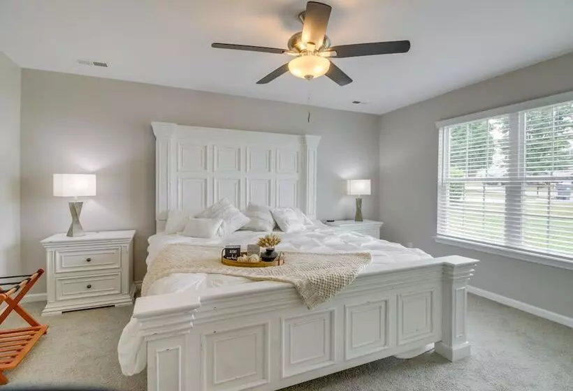 Cozy North Carolina Abode   Minutes From Downtown!