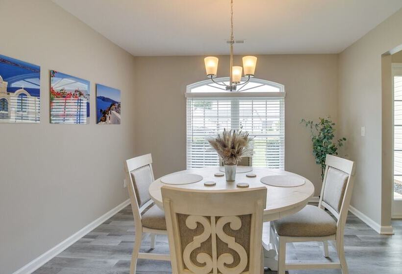 Cozy North Carolina Abode Minutes From Downtown!