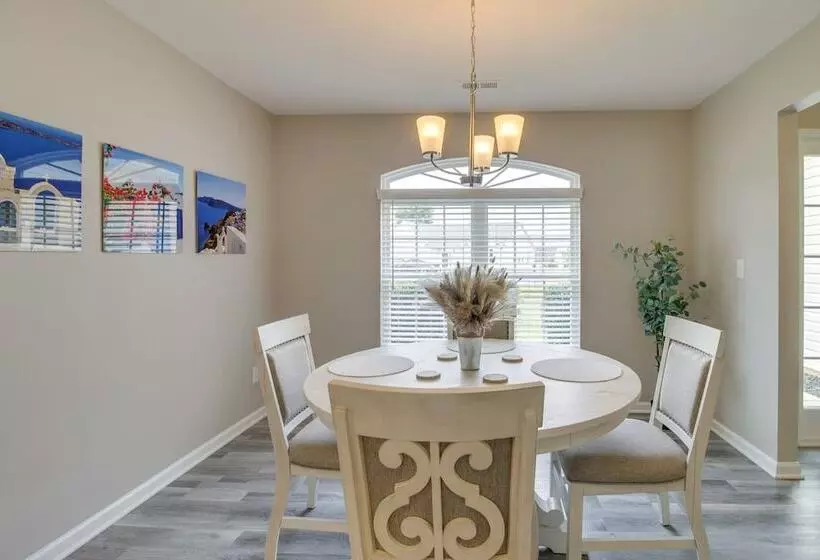 Cozy North Carolina Abode   Minutes From Downtown!