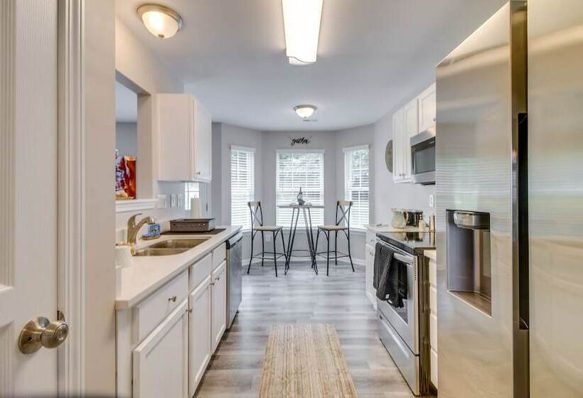 Cozy North Carolina Abode Minutes From Downtown!