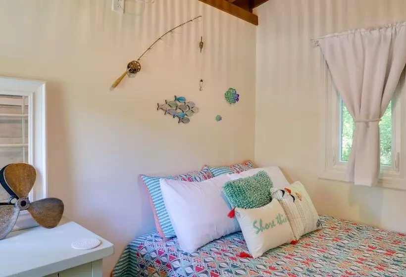 Cozy Tennessee Cabin W/ Deck, Grill & Fire Pit!