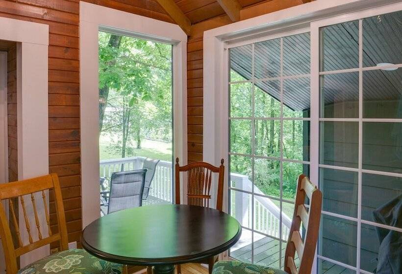 Cozy Tennessee Cabin W/ Deck, Grill & Fire Pit!