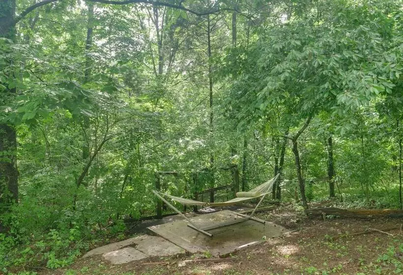 Cozy Tennessee Cabin W/ Deck, Grill & Fire Pit!