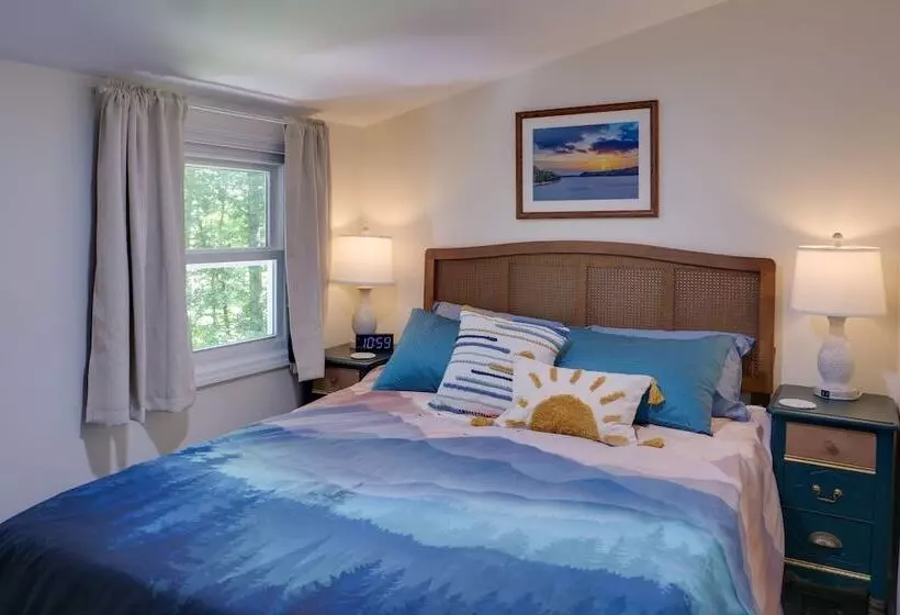 Cozy Tennessee Cabin W/ Deck, Grill & Fire Pit!