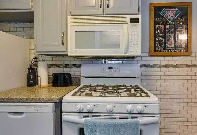Cumberland Cottage W/ Screened Porch + Fire Pit!