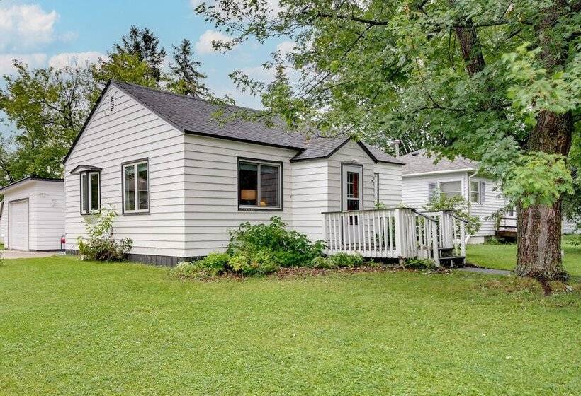 Downtown Baudette Vacation Rental: Walk To Dining!