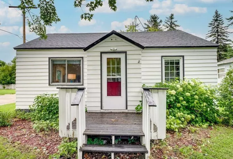 Downtown Baudette Vacation Rental: Walk To Dining!