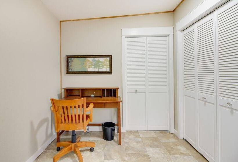 Downtown Baudette Vacation Rental: Walk To Dining!