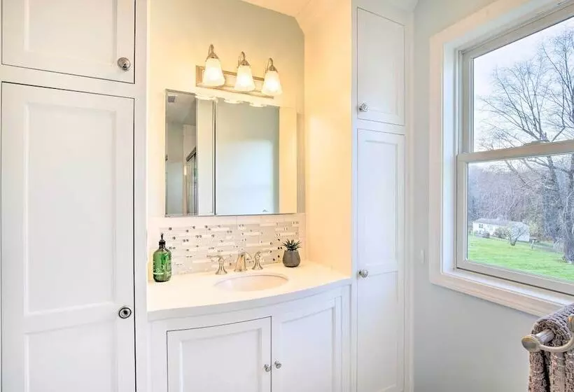 Elegant Connecticut Home: Fireplaces, Pet Friendly