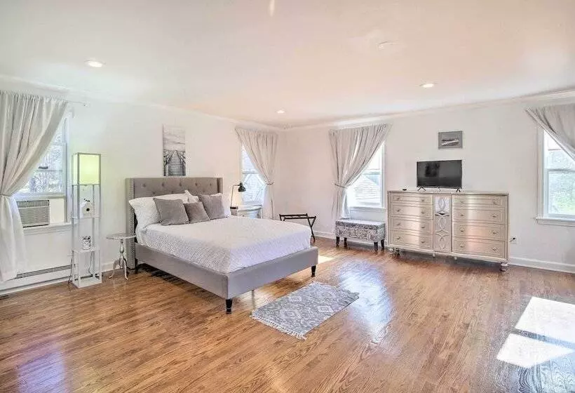 Elegant Connecticut Home: Fireplaces, Pet Friendly