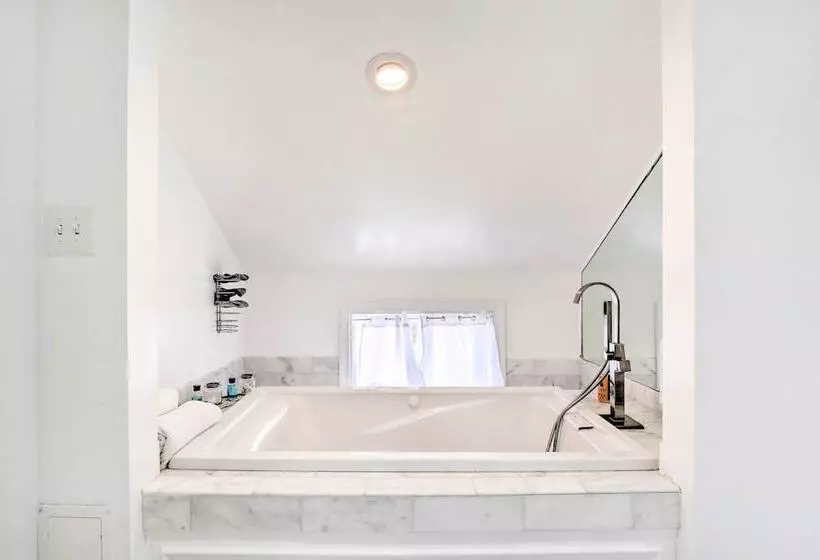 Elegant Connecticut Home: Fireplaces, Pet Friendly