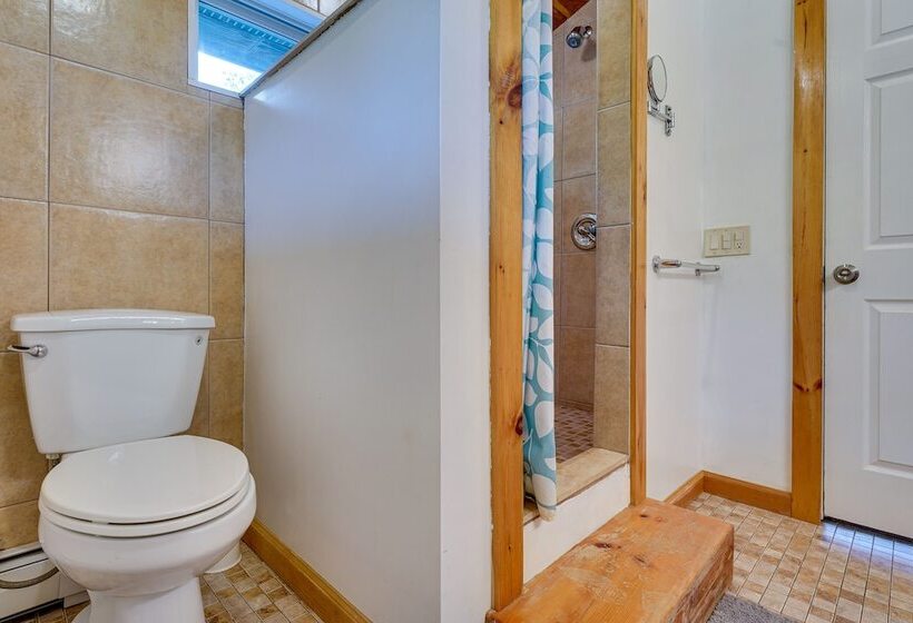 Enchanting Dorset Mountain Home W/ Stunning Views!