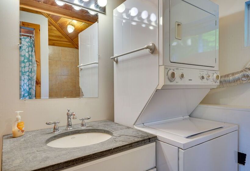 Enchanting Dorset Mountain Home W/ Stunning Views!