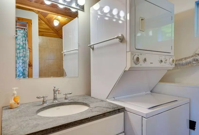 Enchanting Dorset Mountain Home W/ Stunning Views!