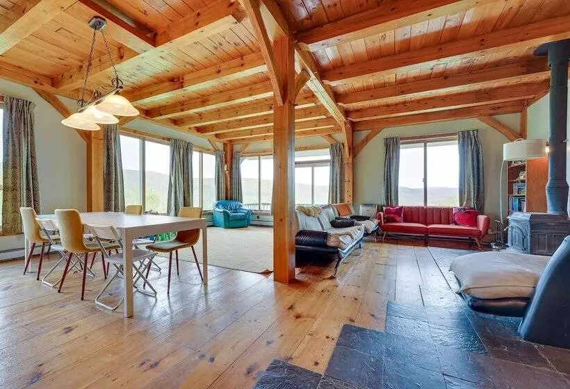 Enchanting Dorset Mountain Home W/ Stunning Views!