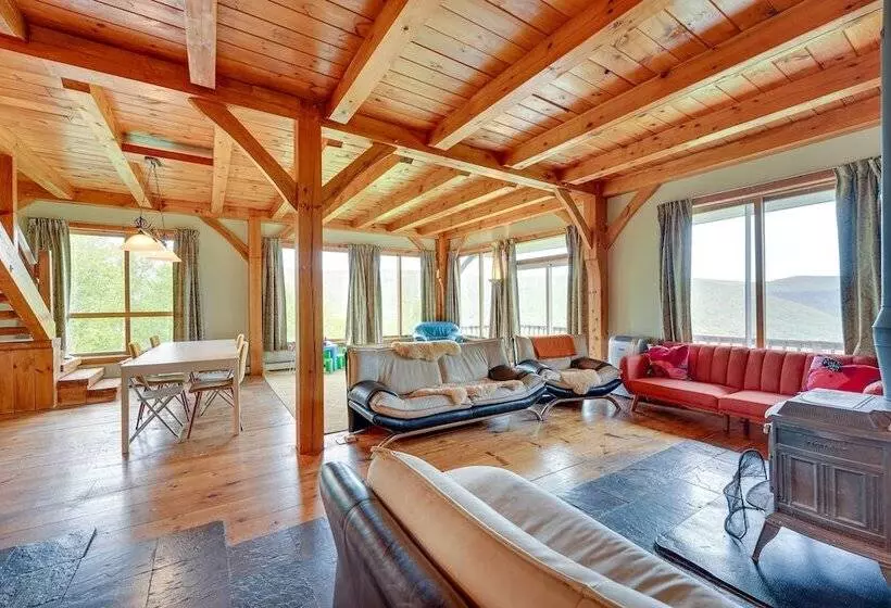 Enchanting Dorset Mountain Home W/ Stunning Views!