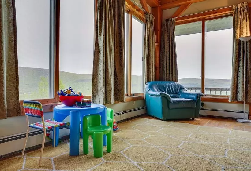 Enchanting Dorset Mountain Home W/ Stunning Views!