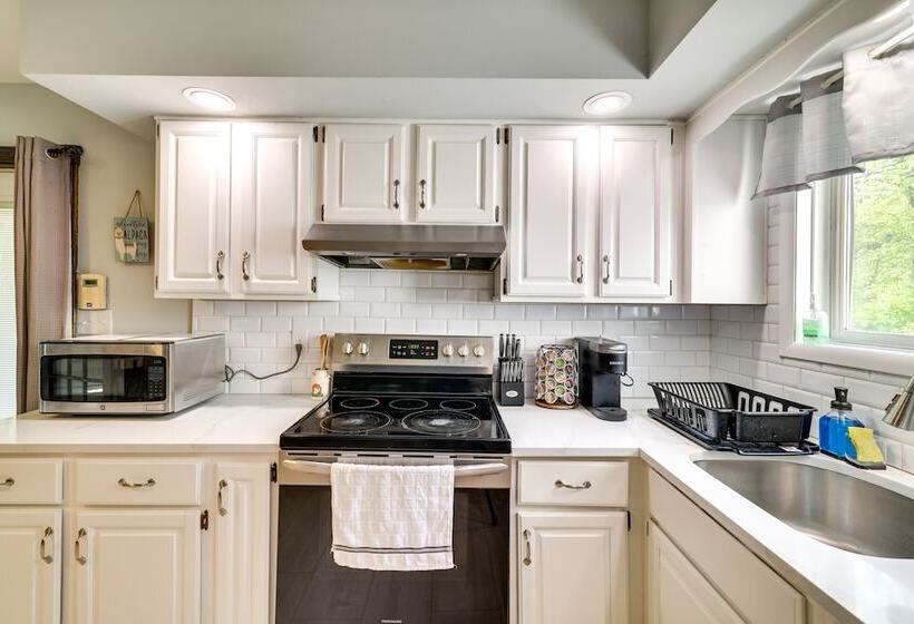 Exciting Tobyhanna Home Near Kalahari Water Park!