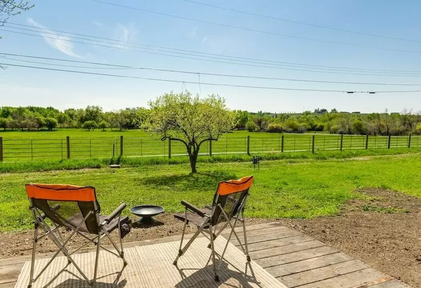 Family Friendly Lander Home Rental: Yard, Patio!