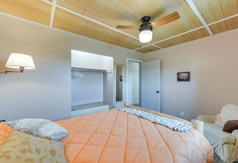 Family Friendly Lander Home Rental: Yard, Patio!