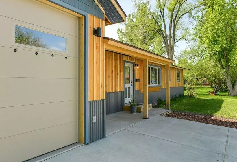 Family Friendly Lander Home Rental: Yard, Patio!