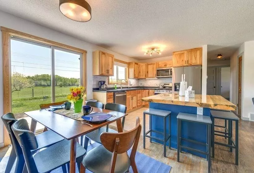 Family Friendly Lander Home Rental: Yard, Patio!