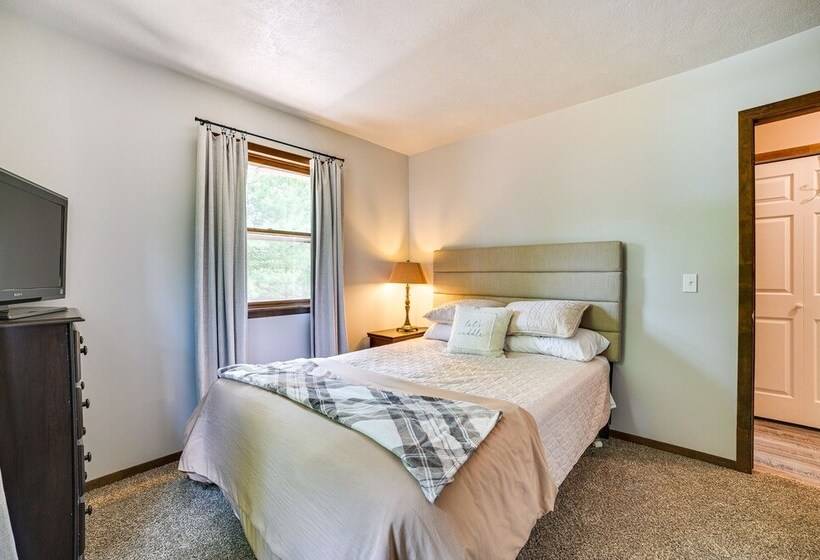 Family Roscommon Home   3 Mi To Higgins Lake