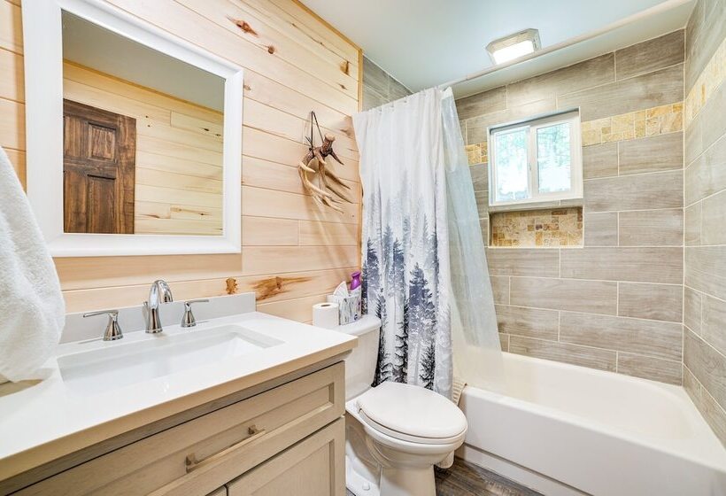 Family Roscommon Home   3 Mi To Higgins Lake