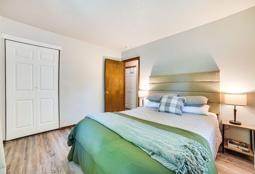 Family Roscommon Home   3 Mi To Higgins Lake