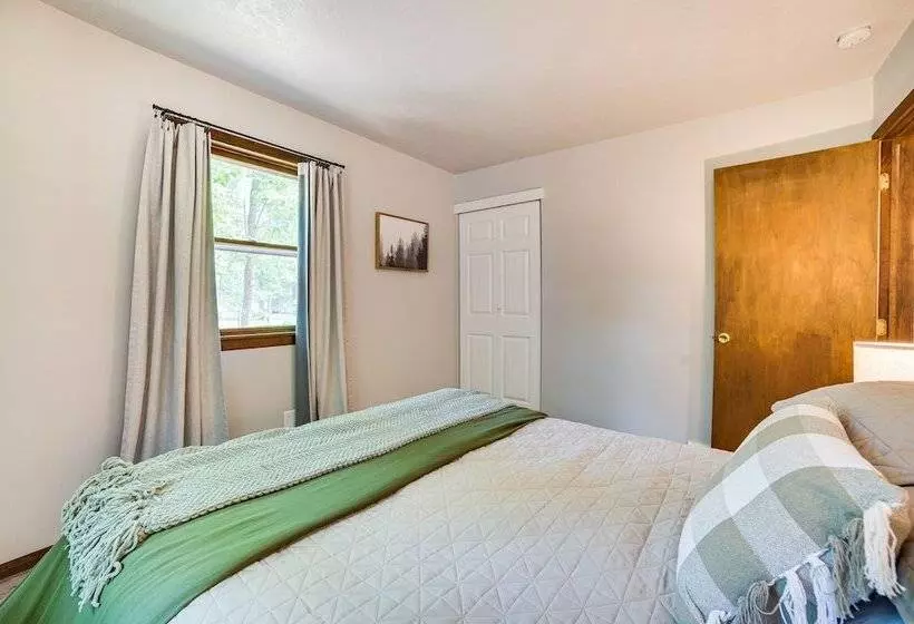 Family Roscommon Home   3 Mi To Higgins Lake