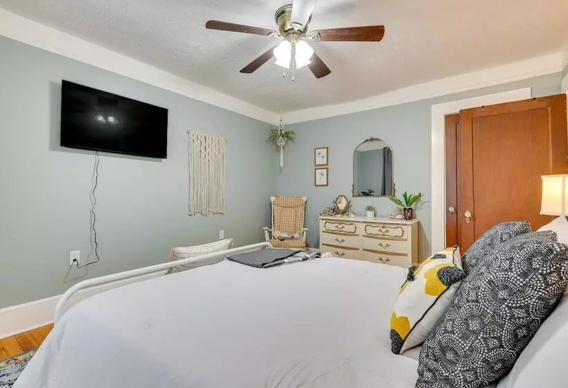 Historic Arab Home: 12 Mi To Guntersville Lake!