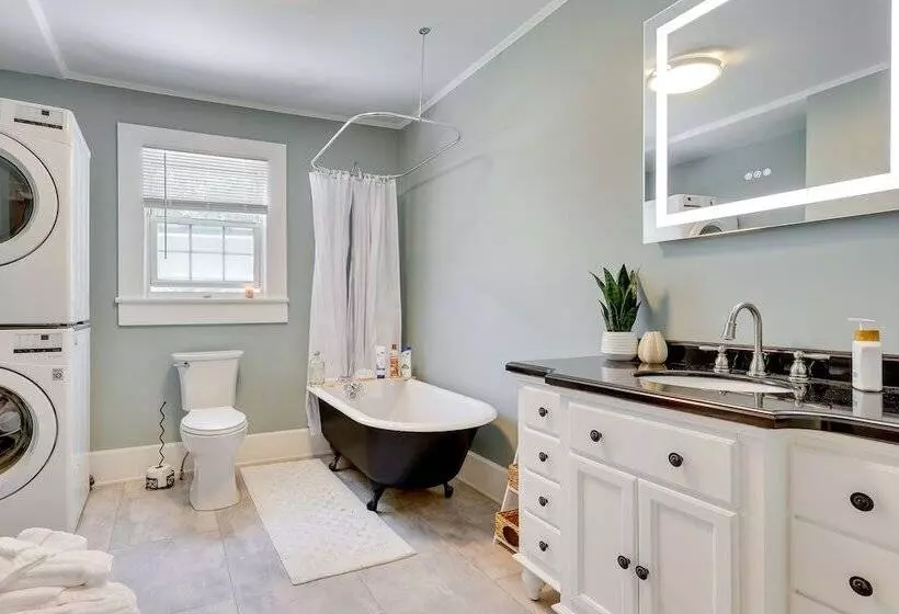 Historic Arab Home: 12 Mi To Guntersville Lake!