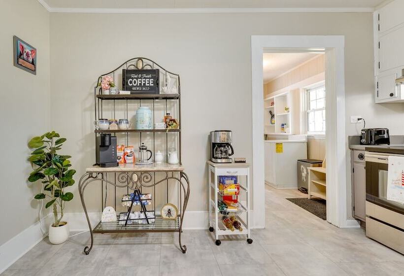 Historic Arab Home: 12 Mi To Guntersville Lake!