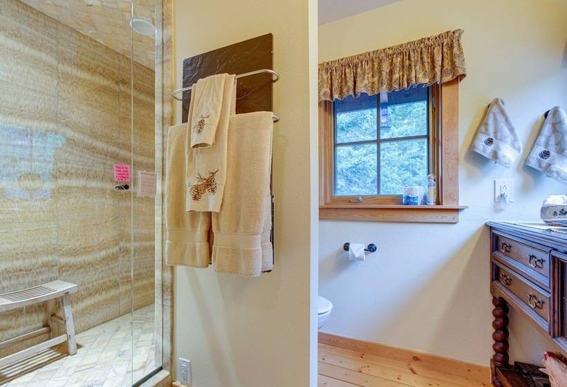 Idaho Springs Home W/ Amazing Mountain Views!