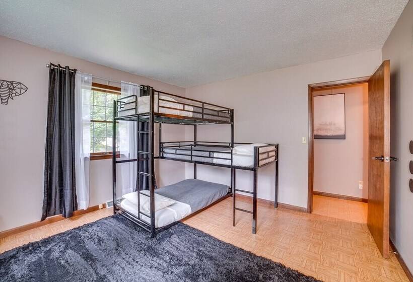 Illinois Cabin W/ Wraparound Deck & Fireplaces