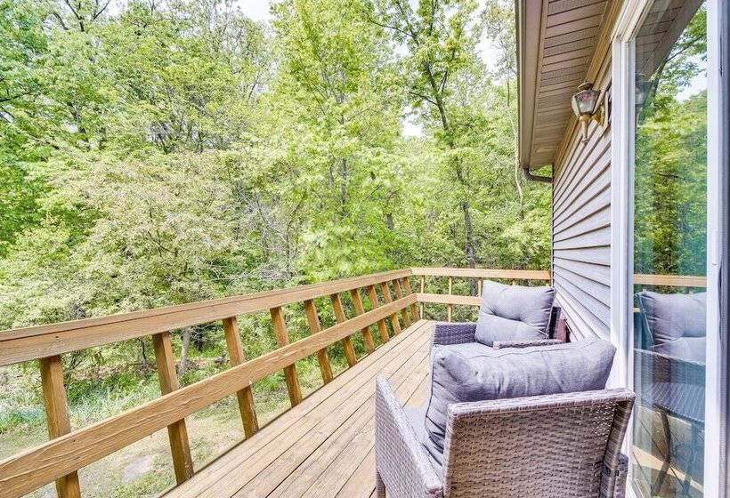 Illinois Cabin W/ Wraparound Deck & Fireplaces