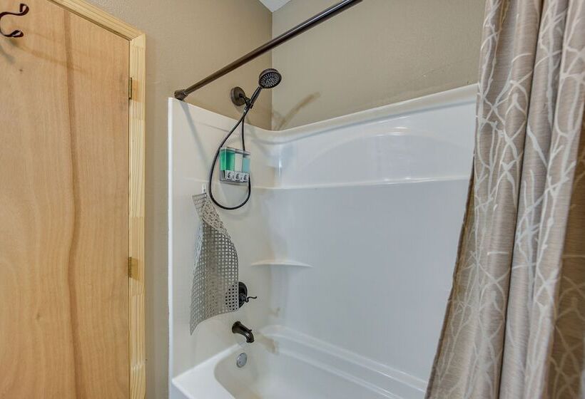 Jefferson Vacation Rental With Golf Cart!