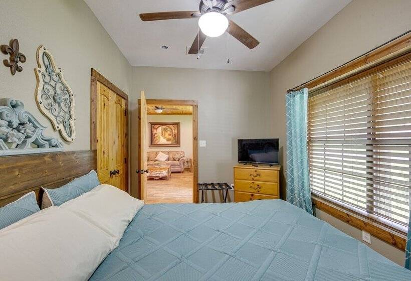 Jefferson Vacation Rental With Golf Cart!