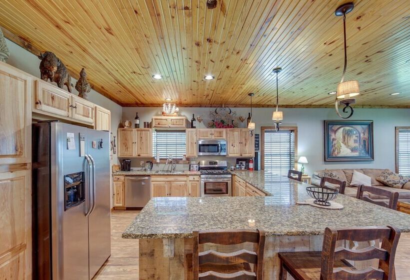 Jefferson Vacation Rental With Golf Cart!