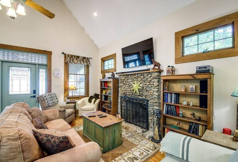 Lake Cumberland Resort Cabin W/ Community Perks!