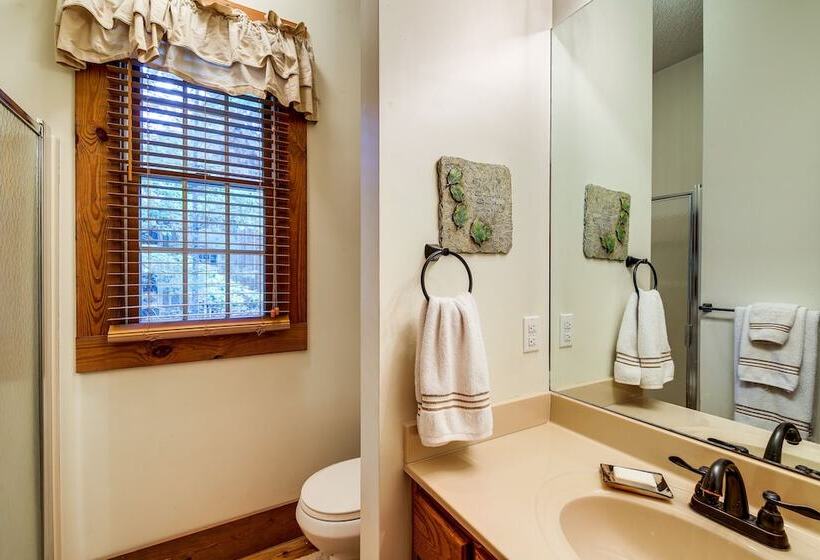 Lake Cumberland Resort Cabin W/ Community Perks!