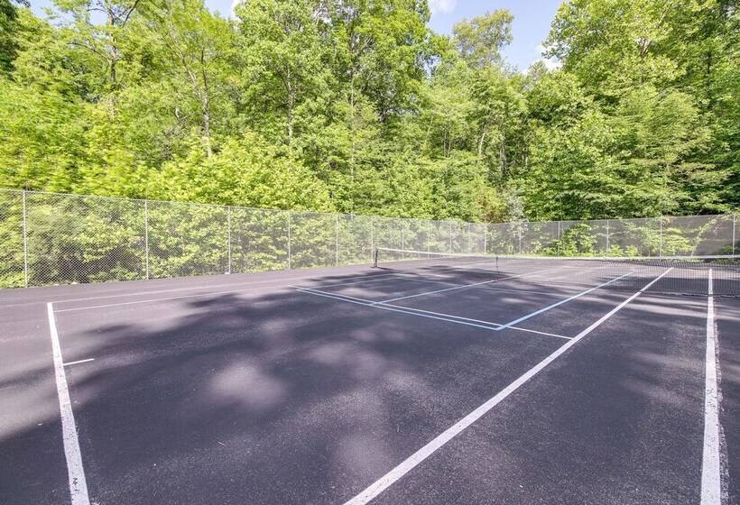 Lake Cumberland Resort Cabin W/ Community Perks!