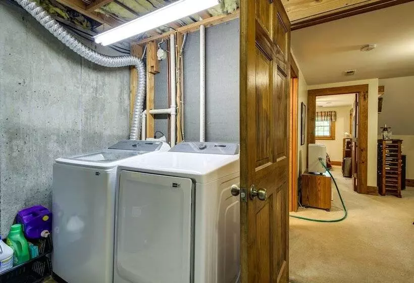 Lake Cumberland Resort Cabin W/ Community Perks!