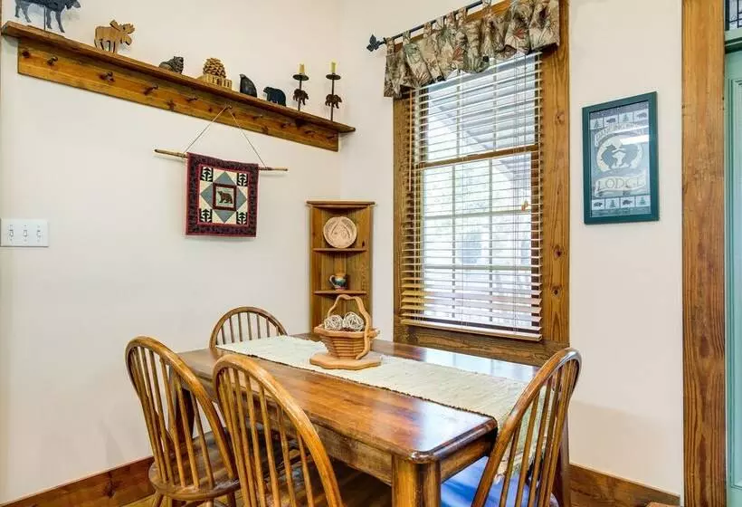 Lake Cumberland Resort Cabin W/ Community Perks!