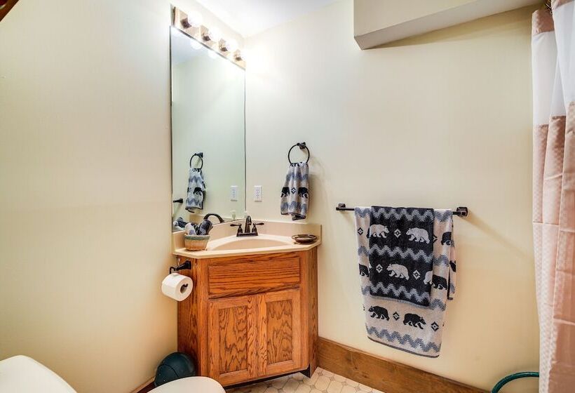 Lake Cumberland Resort Cabin W/ Community Perks!