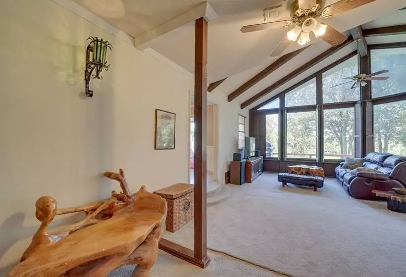 Lakefront Keystone Lake Gem: Kayaks, Deck & Grill