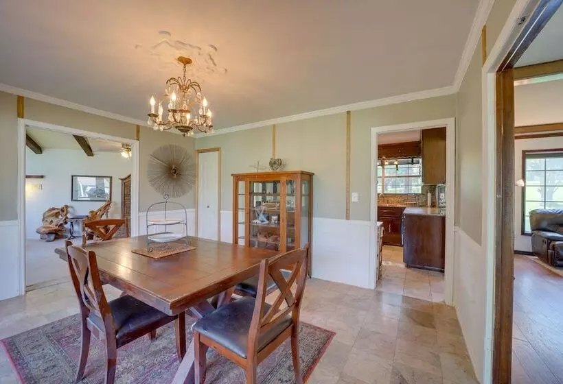 Lakefront Keystone Lake Gem: Kayaks, Deck & Grill