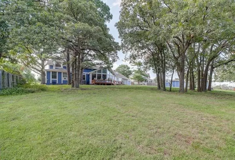 Lakefront Keystone Lake Gem: Kayaks, Deck & Grill