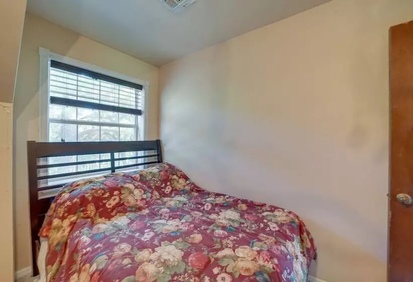 Lakefront Keystone Lake Gem: Kayaks, Deck & Grill