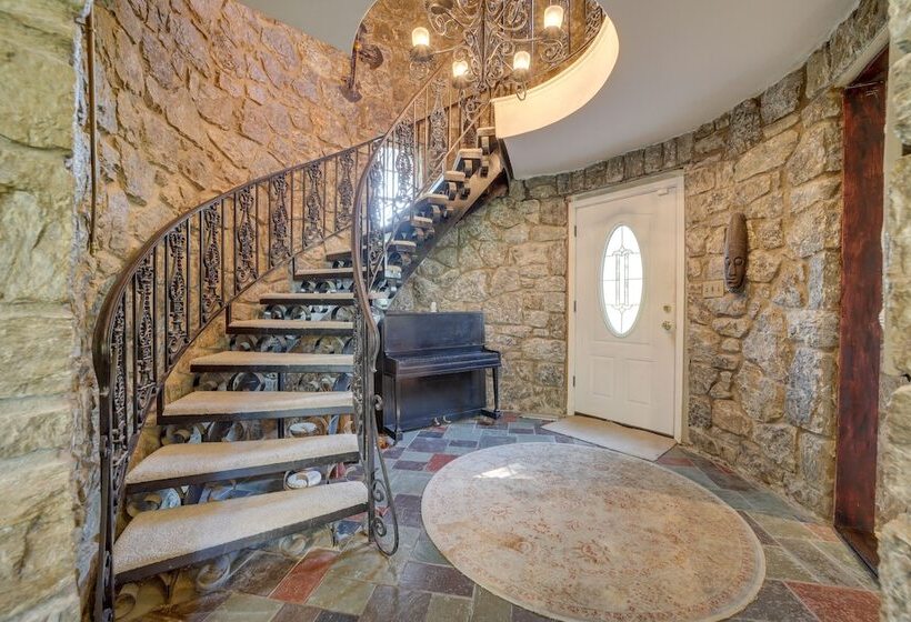 Lakefront Keystone Lake Gem: Kayaks, Deck & Grill